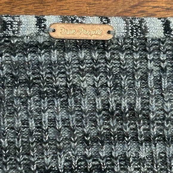 Free People Cropped Oversized Shimmery Sweater Deep V Neckline - Picture 4 of 8